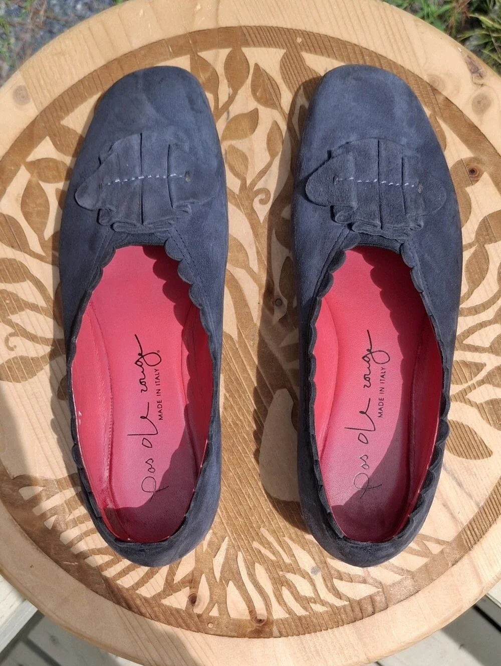 VTG Pas de Rouge Petra Grey Suede Scalloped Ruffle Sacchetto Low Wedge Pump Sz 7